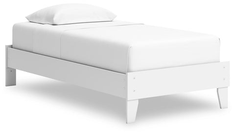 Hallityn Platform Bed