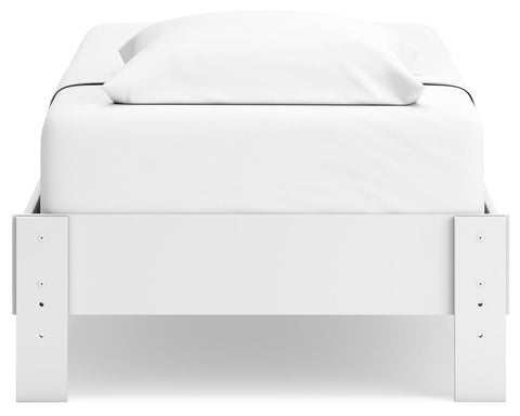 Hallityn Platform Bed