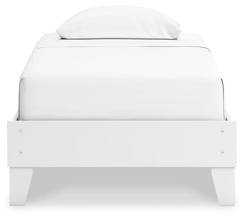 Hallityn Platform Bed