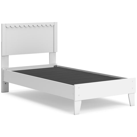 Hallityn Panel Platform Bed, Dresser and Chest