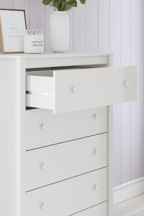 Hallityn Panel Platform Bed, Dresser and Chest