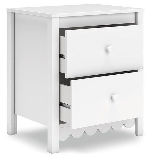 Hallityn Panel Headboard, Dresser and 2 Nightstands