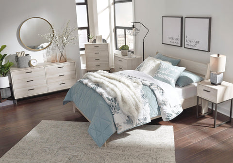 Socalle Panel Platform Bed