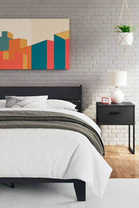 Socalle Panel Platform Bed