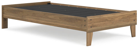 Deanlow Platform Bed and Dresser