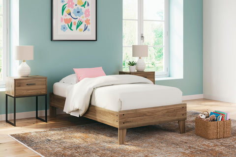 Deanlow Platform Bed and Nightstand