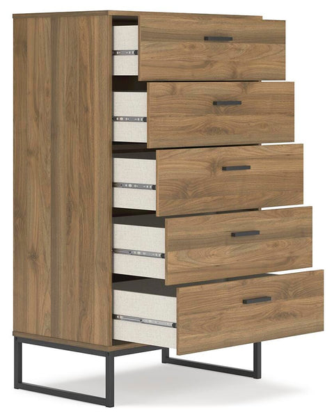 Deanlow Panel Headboard, Dresser and Chest