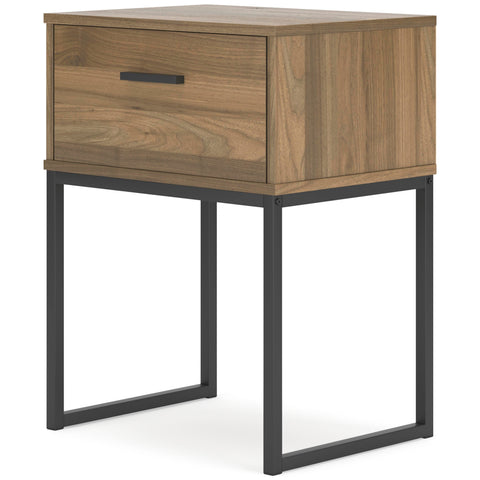 Deanlow Panel Headboard, Dresser and Nightstand