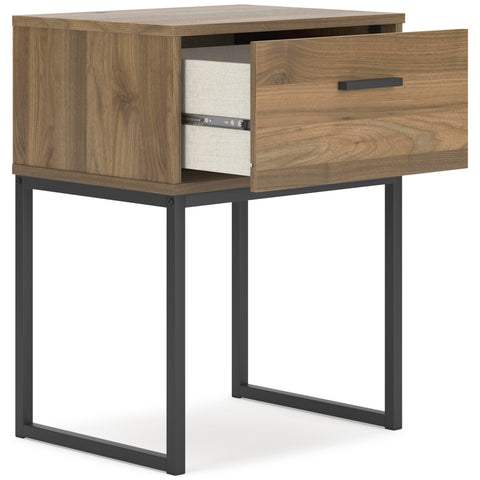 Deanlow Panel Headboard and 2 Nightstands
