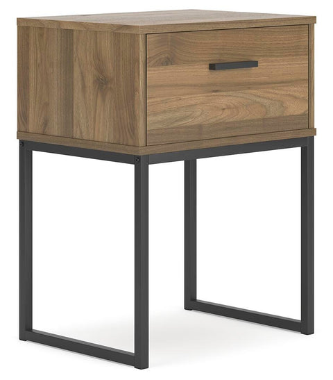 Deanlow Platform Panel Bed, Dresser and 2 Nightstands