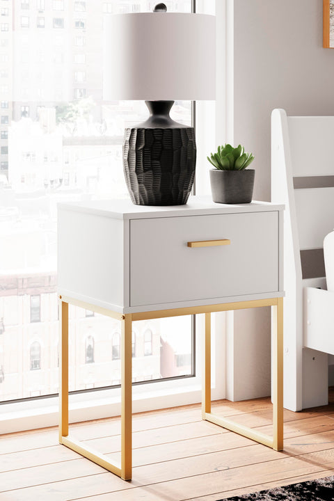 Socalle Panel Platform Bed, Dresser and Nightstand