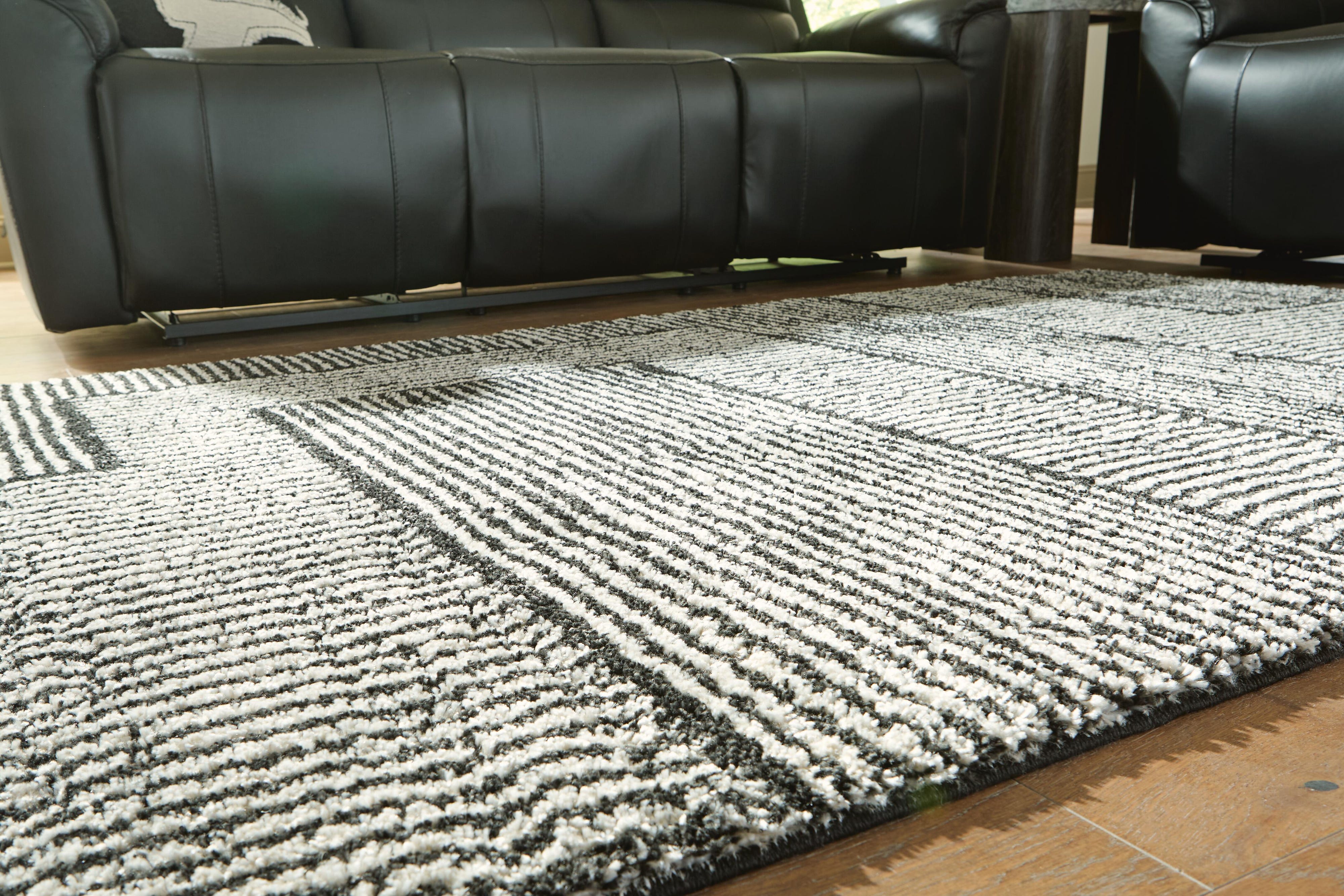 Kurtmen Area Rug